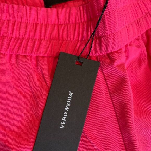 Vero Moda, new with tags, intense pink, sz M, unlined, pull on, wide leg - Picture 3 of 16